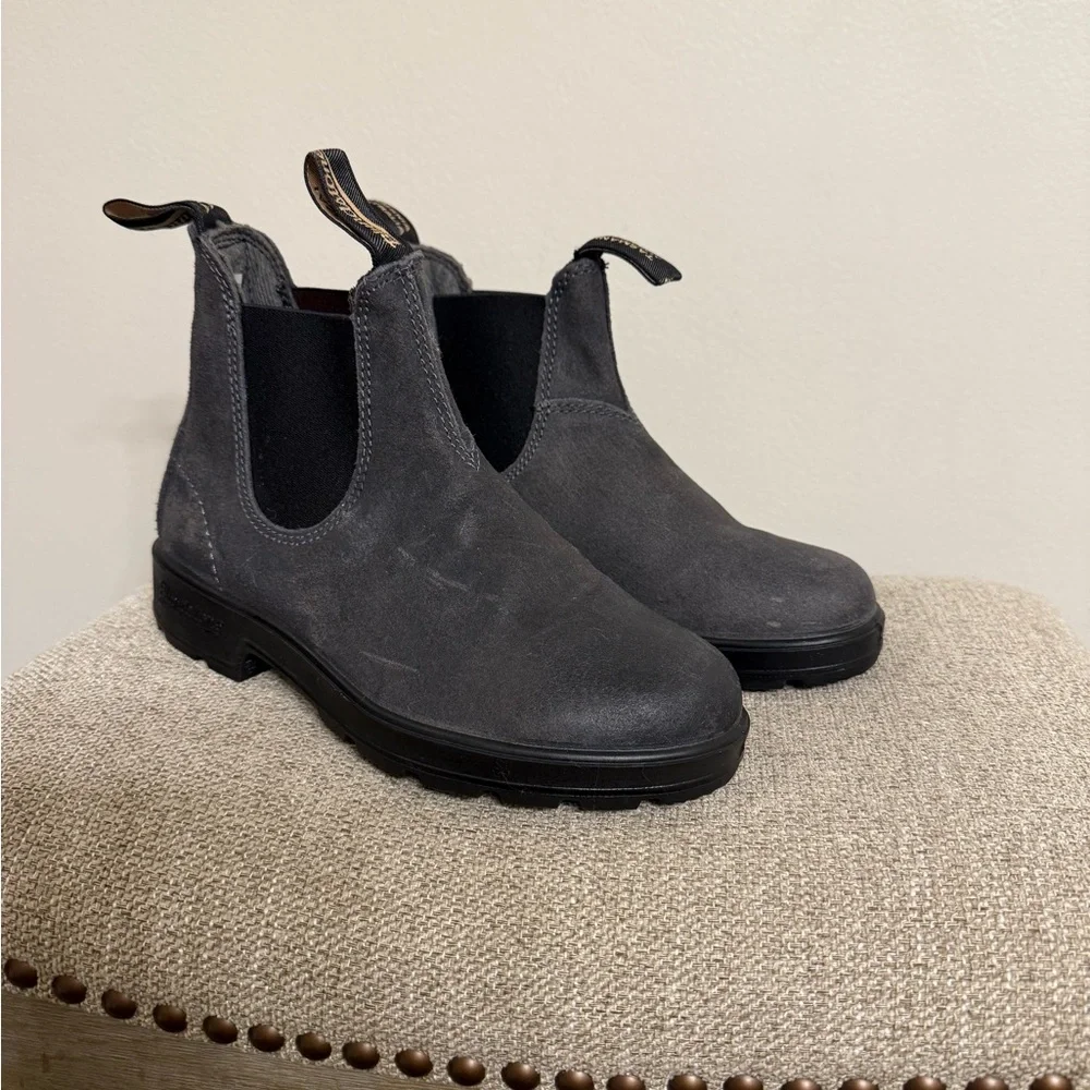 Blundstone Chelsea Boots In Grey Wax Leather - Picture 2 of 15